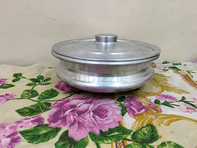 Aluminium Serving Pot with Lid — Used