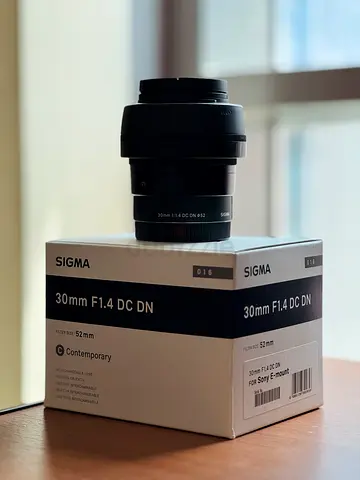 Sigma 30mm f/1.4 DC DN (Sony E-mount) with Filters