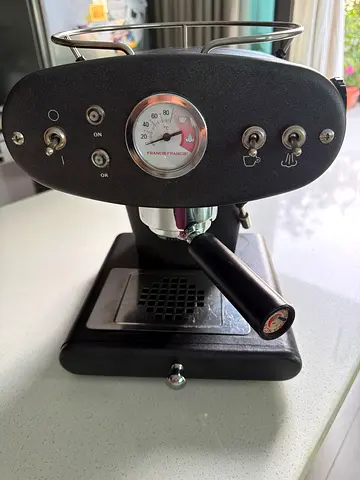 Francis Francis x1 Compact home espresso machine with portafilter and pressure gauge