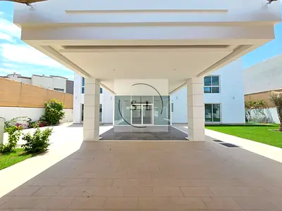 Huge Pool | Spacious and Luxurious| Private Garden