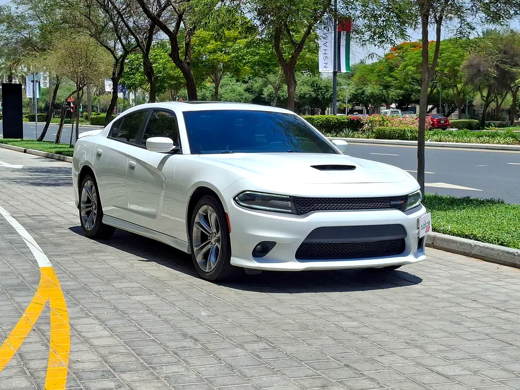 Dodge Charger 2020 — photo 1 of 18