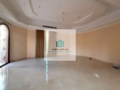 للبيع فلتين راقيتين بتصميم أنيق ومساحة واسعة – فرصة مميزة للسكن أو الاستثمار