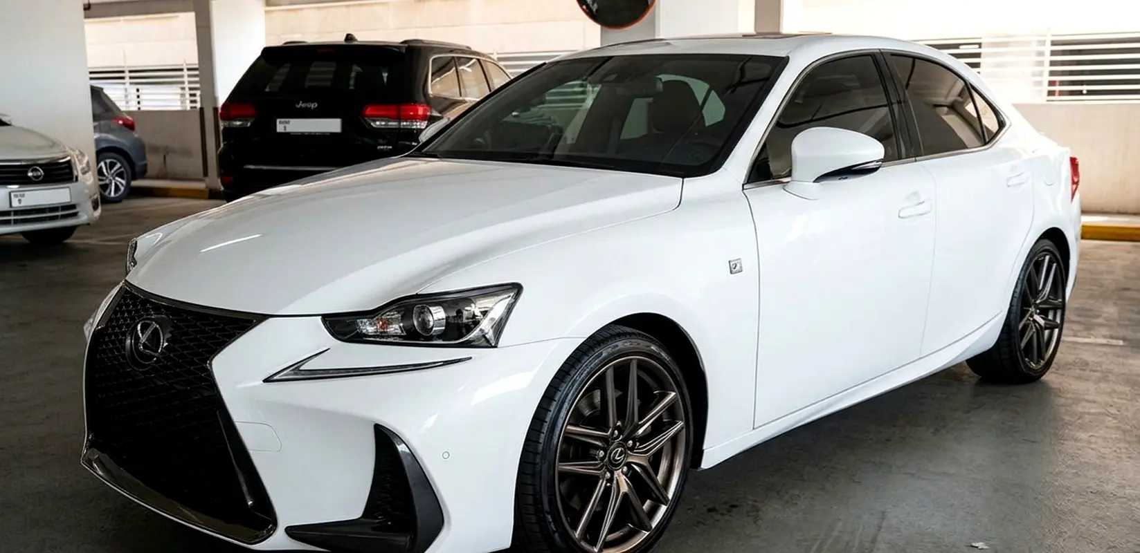 Lexus IS-Series 2017 — photo 1 of 10