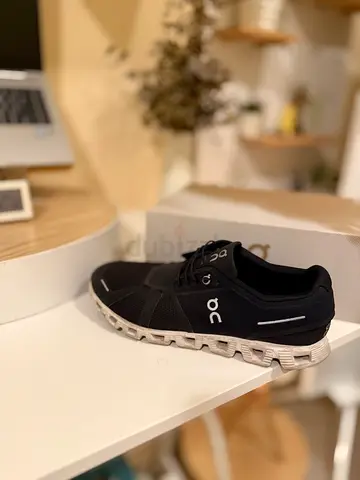 On Cloud Black Running Shoes - 5