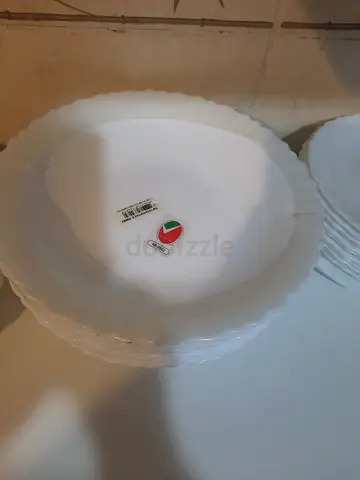 48 pieces  plane dish set. plate and bowl and ..