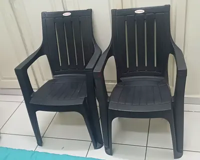 PLASTIC CHAIRS.... H EAVY....