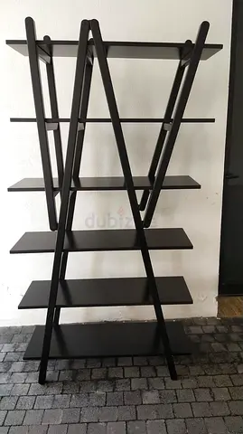 Dark Wooden Zigzag Display Shelf / Bookcase - 5 Tier