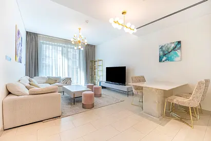 Courtyard & Pool Views | Furnished | Vacant in May