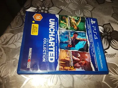 3 games in one disc, the nathan drake uncharted collection featuring Uncharted 1,2 AND 3 in one disc