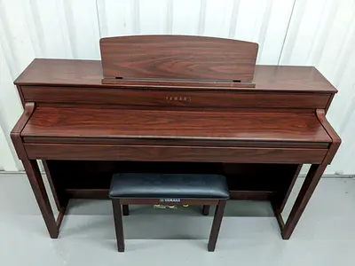 Yamaha CLP 545 Mahogany