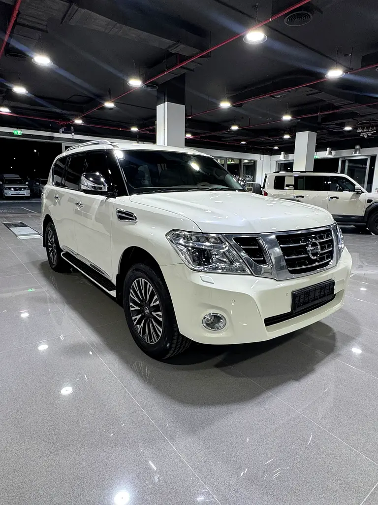 Nissan Patrol 2019 — photo 1 of 12