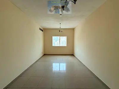 بلكون اطلاله مفتوحه/ مساحات كبيره/ باركن ترابي متوفر/ ع شارع الوحده مباشره