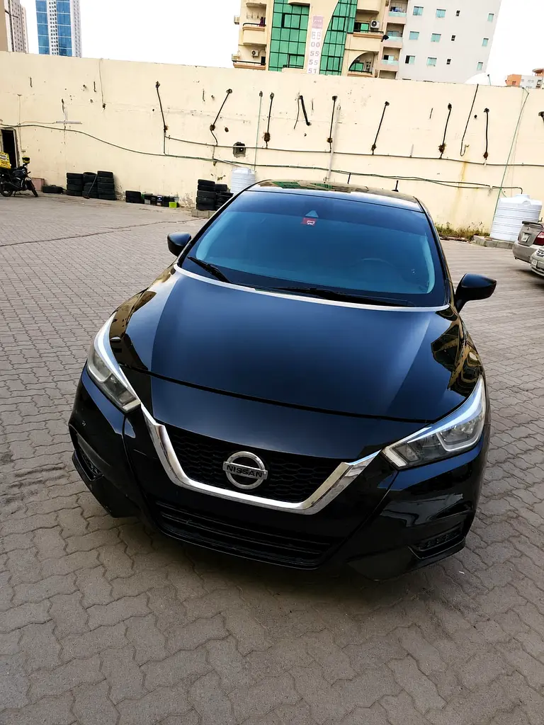 Nissan Versa 2020 — photo 1 of 7