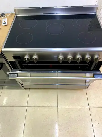 Bosch Serie 8 Freestanding 5-Zone Electric Cooker, HCB738357M (60 x 90 x 85 cm) by hyp