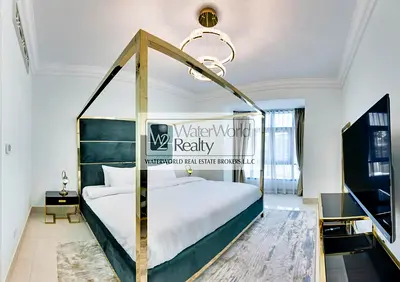 Luxury Furnished 1BR+Study | Multiple Cheques