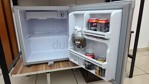 Compact Mini Refrigerator - Small Single Door Mini bar Fridge