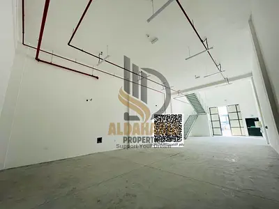 📍 مستودع للإيجار السنوي – الجرف الصناعية 2، عجمان 🏭✨