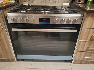 New Model Bosch 5 burner gas oven cooker size 90 by 60cm