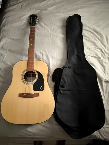 Epiphone DR-100 Dreadnaught Acoustic Guitar with Gig Bag - Good Condition