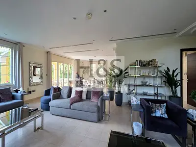 4BR Villa, HUGE Plot and Garden in Jumeirah Park