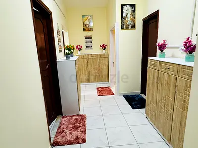 Indian couple partion, (Al qiyadah near metro station)