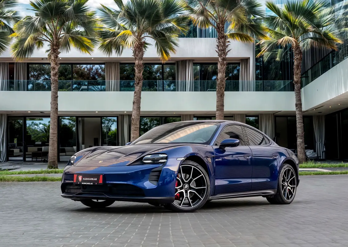 Porsche Taycan 2023 — photo 1 of 13