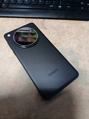 OPPO Find X8 Pro smartphone with large circular camera module - good condition
