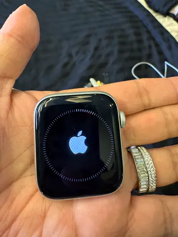 Apple Watch Series SE - Silver Case