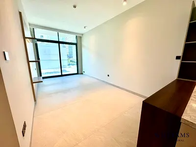 VACANT | 2 SHOWERS | MULTIPLE CHEQUES
