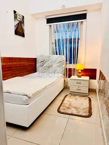 Girls only/ partition for one girl/ Dubai Marina