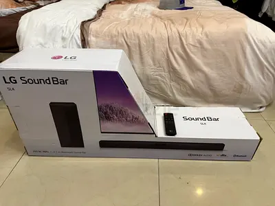 LG SL4 300W 2.1 Ch Sound Bar  with Carbon Woofer