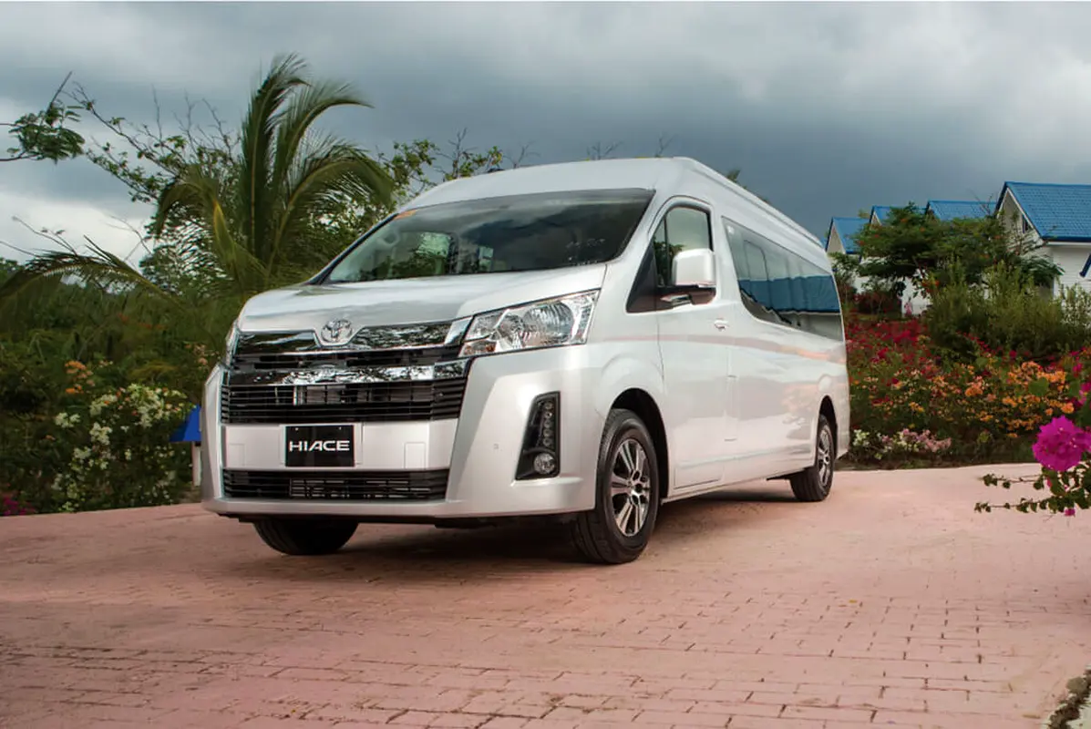 Toyota Hiace 2026 — photo 1 of 4