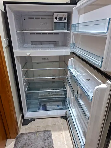 Hitachi fridge freezer same like new condition perfect working