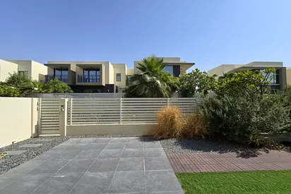 Greenbelt Backing | Spacious 4BR Villa | Vacant