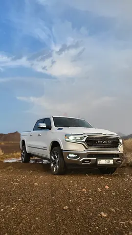 RAM 1500 Limited Crew Cab 2019 GCC Specs - Top Condition!