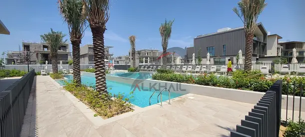 4 Bedroom + Maid - Corner Villa - Nad Al Shiba - Negotiable