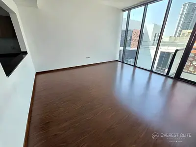 Community View | Unfurnished | Balcony