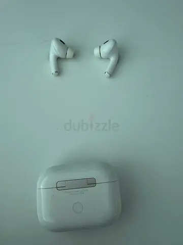Apple airpod pro 2 - Wireless true wireless earbuds with charging case - used