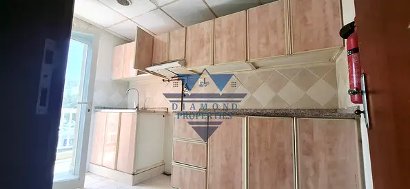 2bhk two washrooms with split Ac fited and with balkany good location in abushagara available open