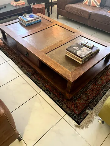 Classic large size Marina coffee table