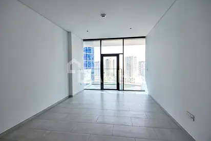 Elegant Studio | Canal View | Available June