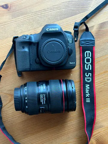 Canon 5D III body + Canon EF 24-105mm f/4L IS II USM lens - Good condition