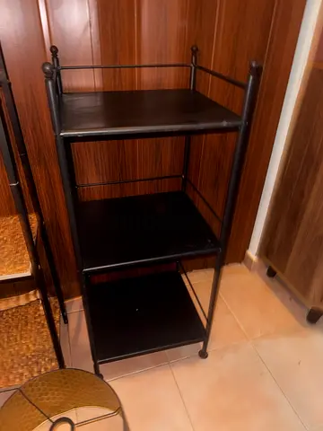 2 shelves  2 pendants light .clean  good condition all for 200 dh