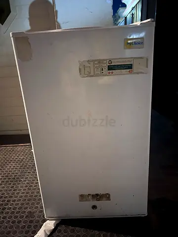 Used single-door refrigerator / freezer - compact white upright