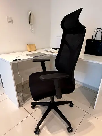 Office chair for home or office use - height adjusting
