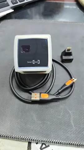 Like New Innoio Innocube Smart Beam Portable Pocket Projector
