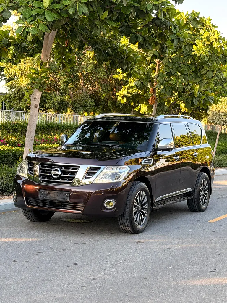 Nissan Patrol 2014 — photo 1 of 15