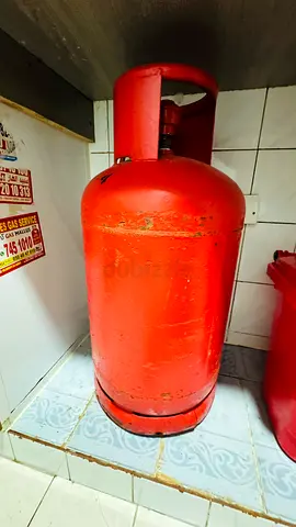 Used LPG Gas Cylinder - Standard Red with regulator and pipe urgent sale