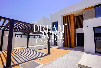 Luxury Living | Stunning 4BR+M | Single Ro