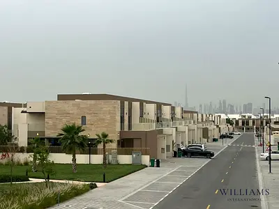 BURJ KHALIFA VIEW | SINGLE ROW | BRAND NEW